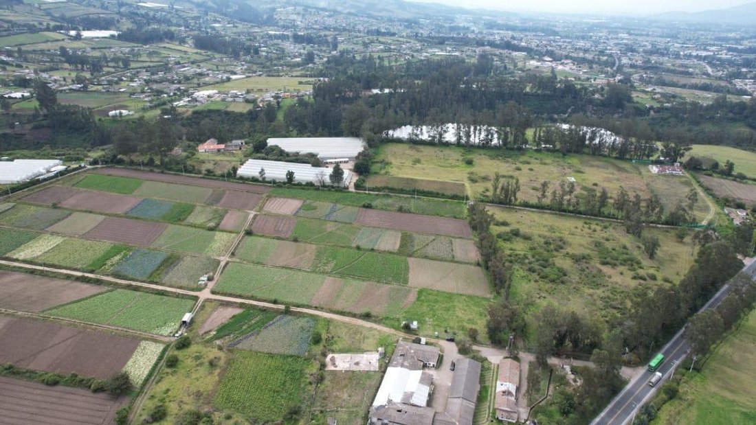 Land in Quito, Pichincha, Ecuador 4 - 18660449