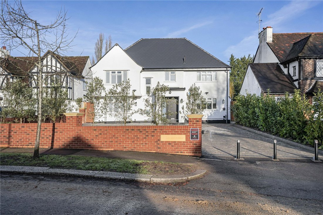 House in Ferney Hill, Enfield, England 1 - 17042350