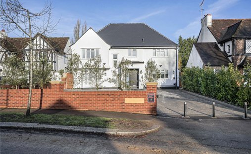 House in Ferney Hill, Enfield, England 1
