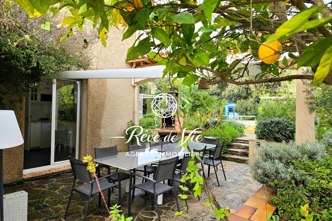 House in Nord Est, Bormes-les-Mimosas, France 3 - 18659261
