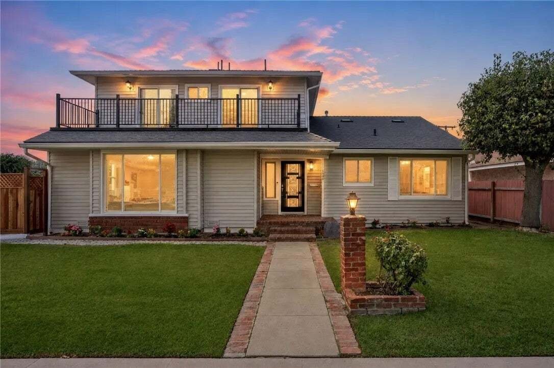 House in Signal Hill, California, United States 1 - 18666202