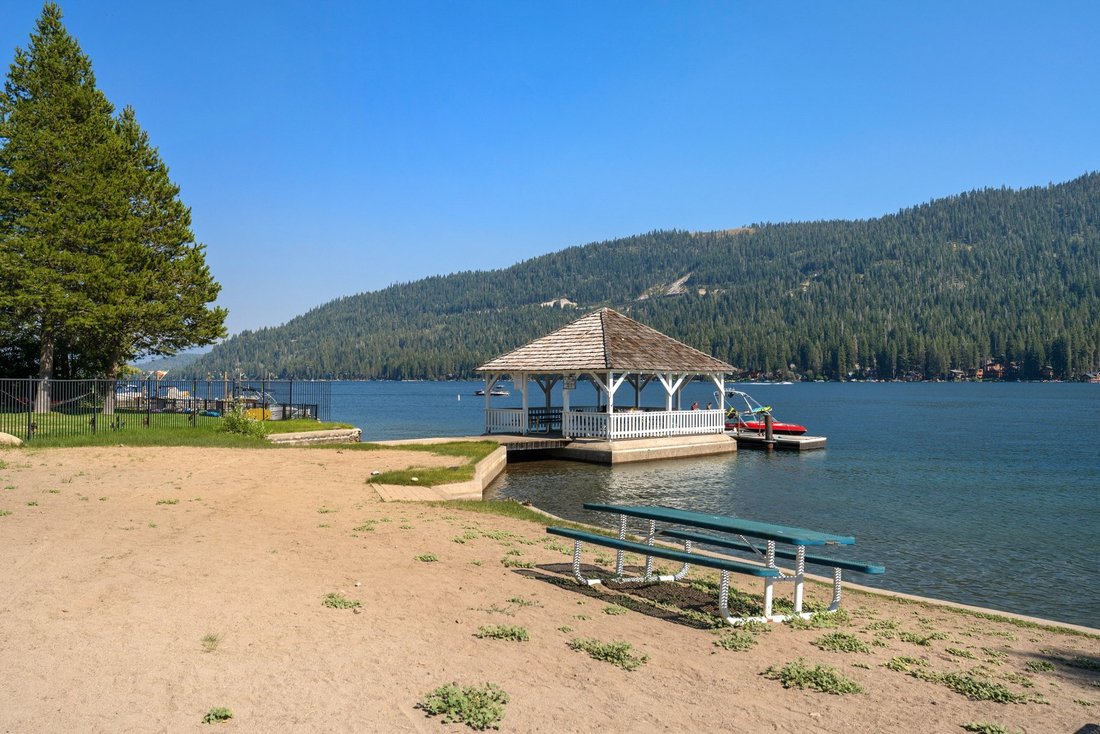 Condominio a Truckee, California, Stati Uniti 1 - 18661746