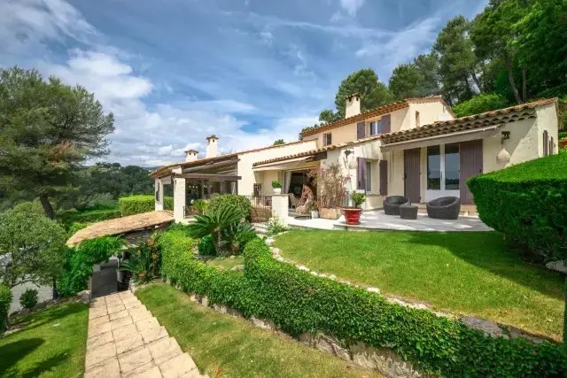 Villa in Nord, La Gaude, France 2 - 17929447