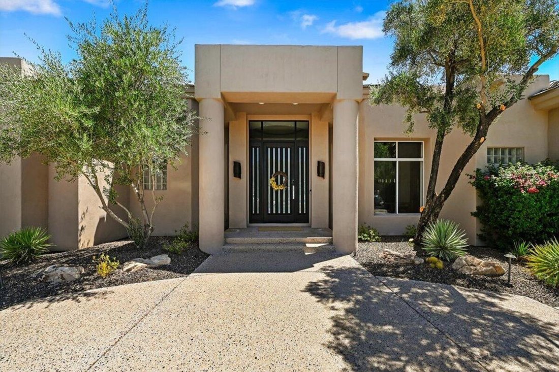 Paradise Valley, Arizona, United States 3 - 18666812