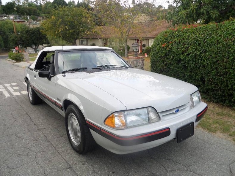 Cabriolet in Glendale, United States 2 - 18666328