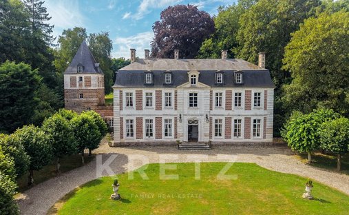 Castle in Varennes, Hauts-de-France, France 1