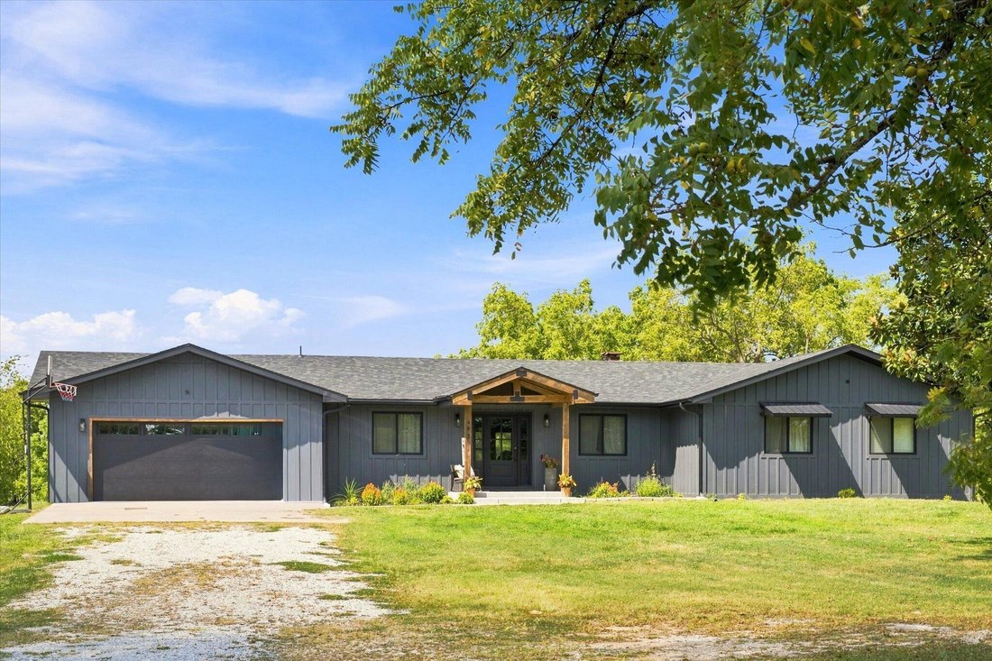 House in Clever, Missouri, United States 3 - 18667904