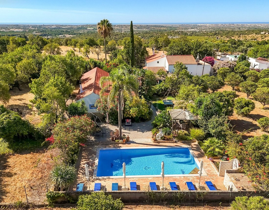 Villa in Estoi, Algarve, Portugal 1 - 18665112