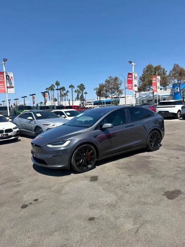Suv in Costa Mesa, CA, United States 2 - 18670021