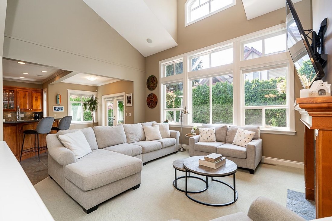 House in Surrey, British Columbia, Canada 3 - 18670454