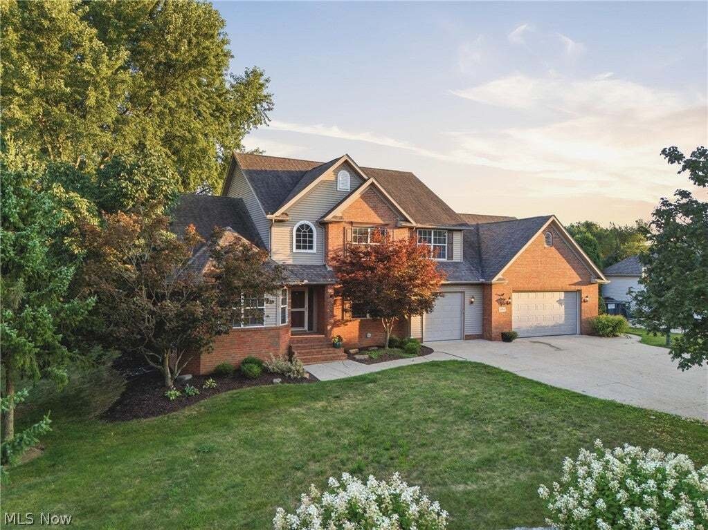 House in Massillon, Ohio, United States 1 - 18670644