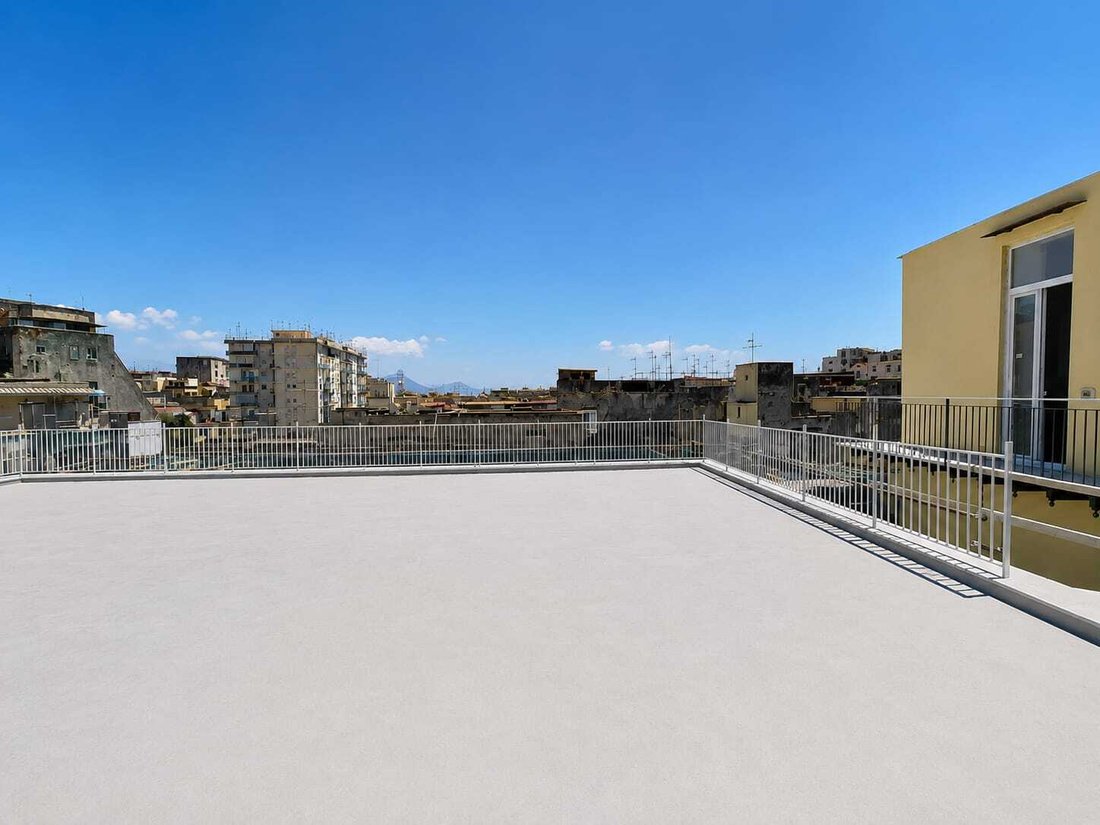 Estate in Naples, Campania, Italy 1 - 18659174