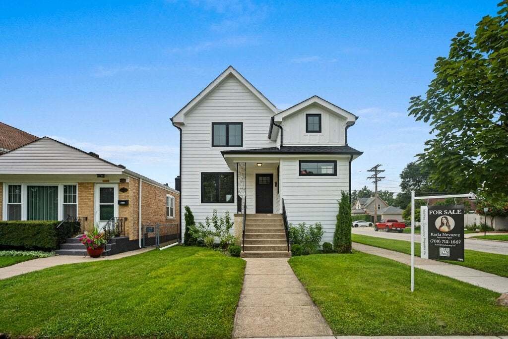 House in Lyons, Illinois, United States 2 - 18668023