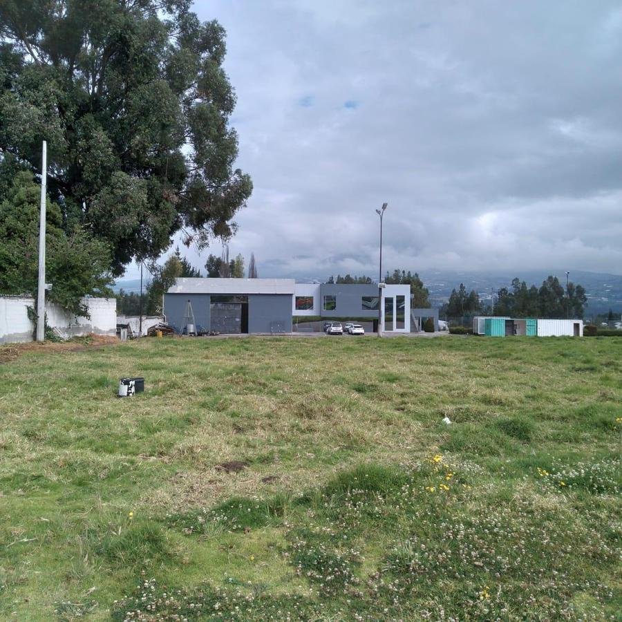 Land in Cayambe, Pichincha, Ecuador 2 - 18661443