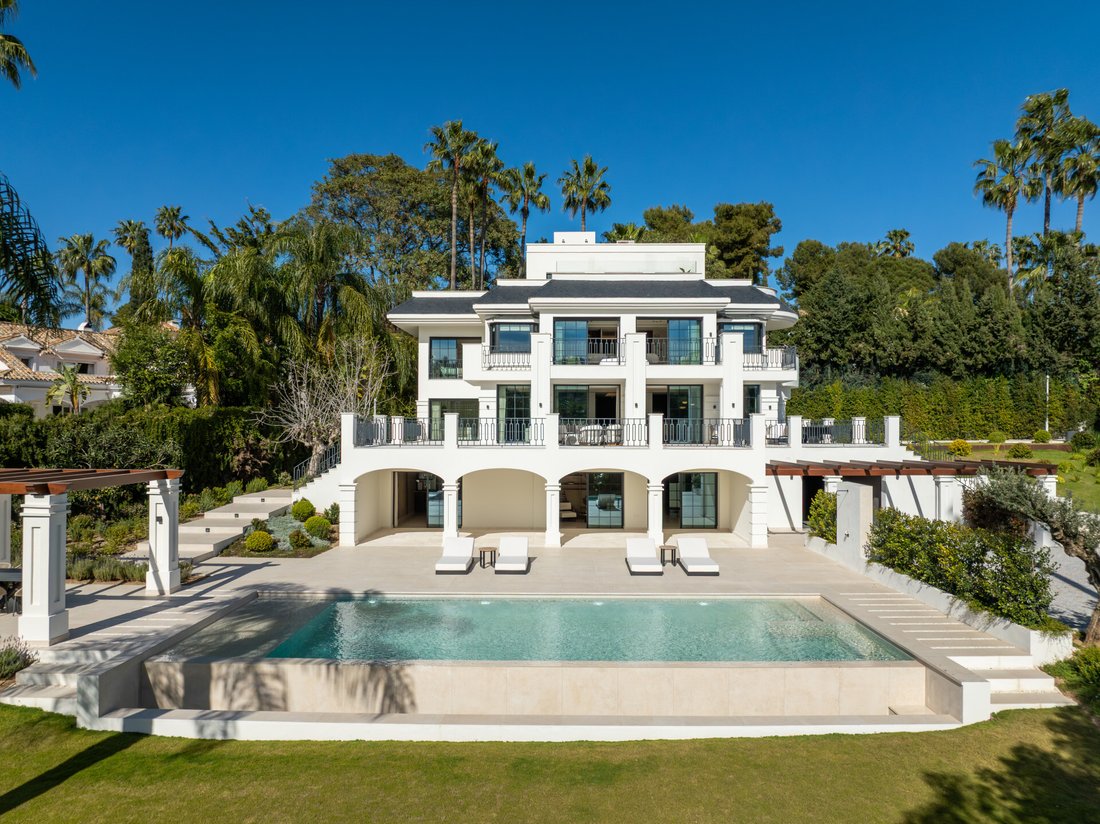Villa in Nueva Andalucia, Marbella, Spain 1 - 18659327