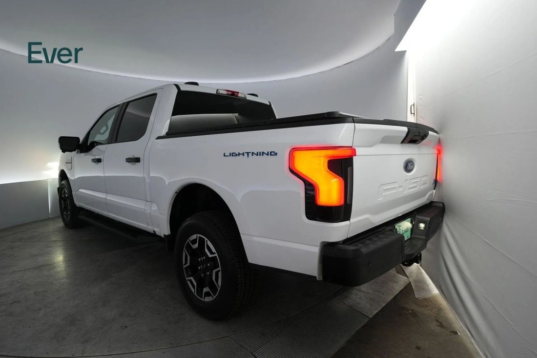 Pickup in San Francisco, CA, United States 3 - 18444847