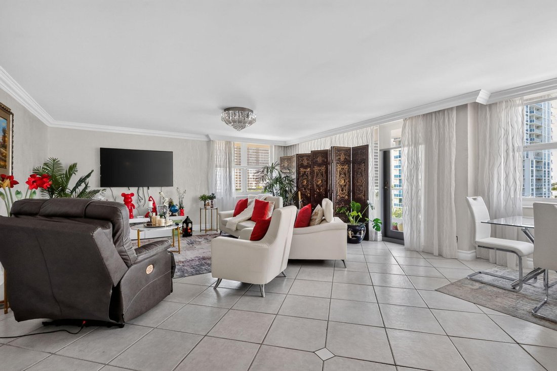 Condo in Hallandale Beach, Florida, United States 4 - 18663066