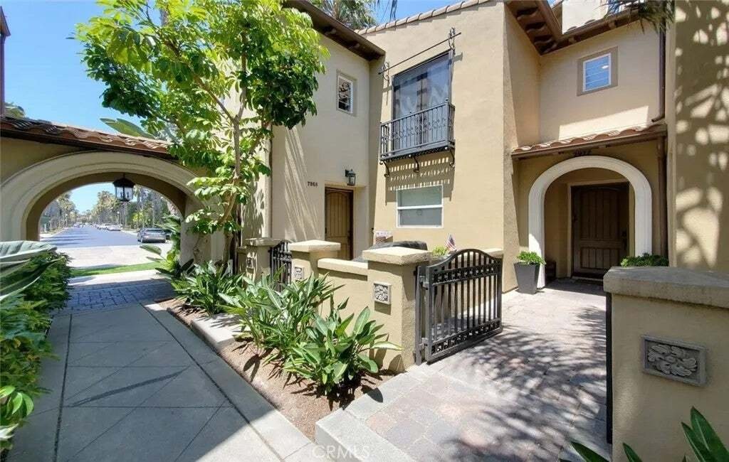 Condo in Huntington Beach, California, United States 4 - 18669380
