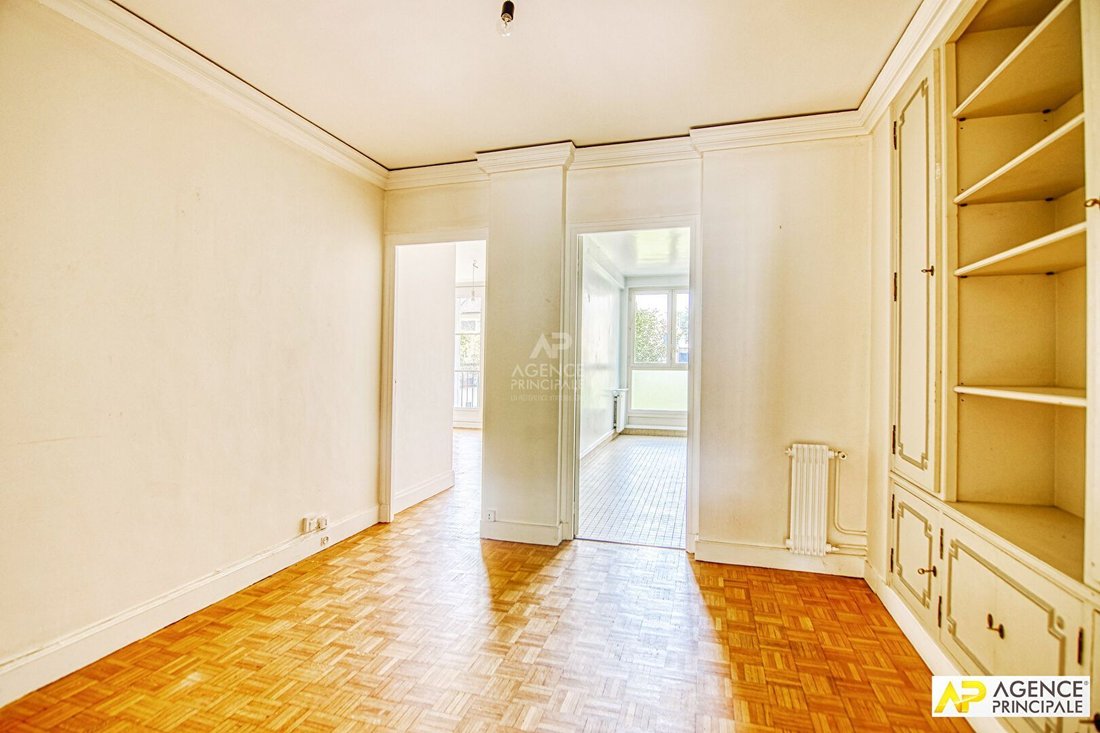 Apartment in Montreuil, Versailles, France 5 - 18660145