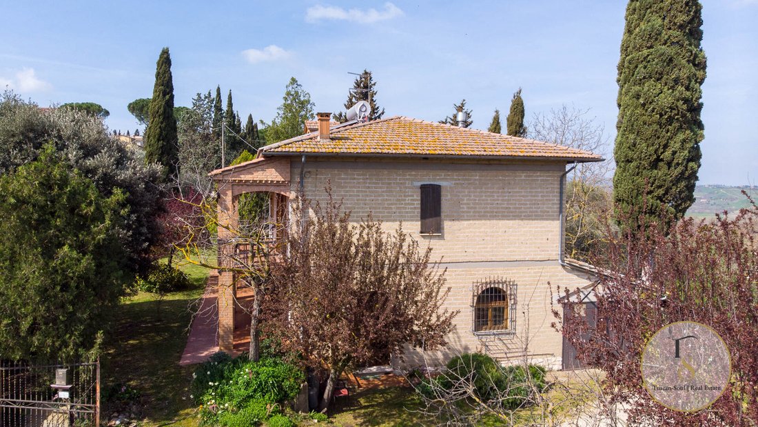 House in Siena, Tuscany, Italy 2 - 18660925