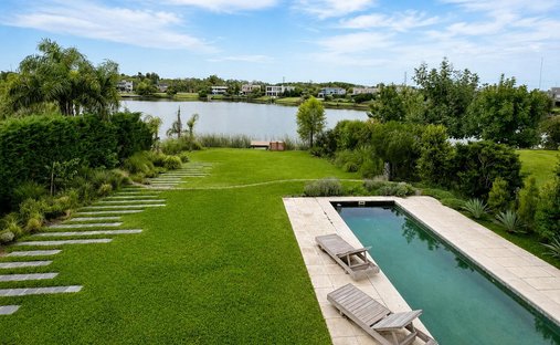 House in Tigre, Buenos Aires Province, Argentina 1