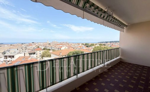 Apartamento en Lagare, Antibes, Francia 1