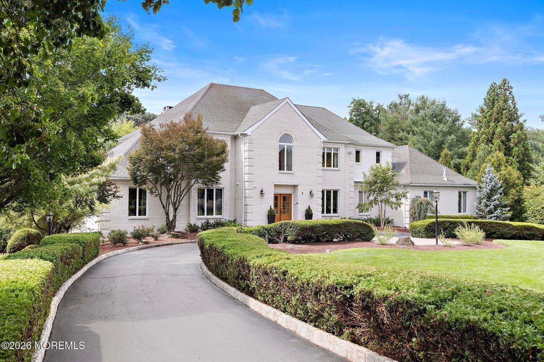 House in Manalapan Township, New Jersey, United States 1 - 18669497