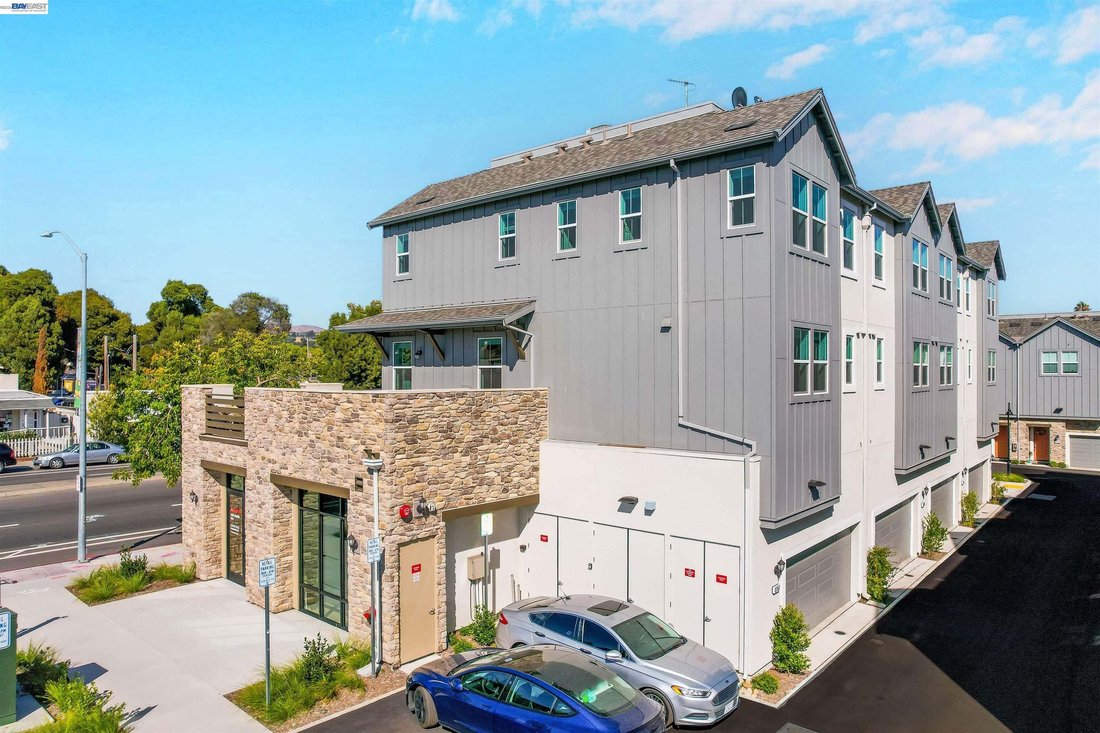 Townhouse in Castro Valley, California, United States 5 - 18662226