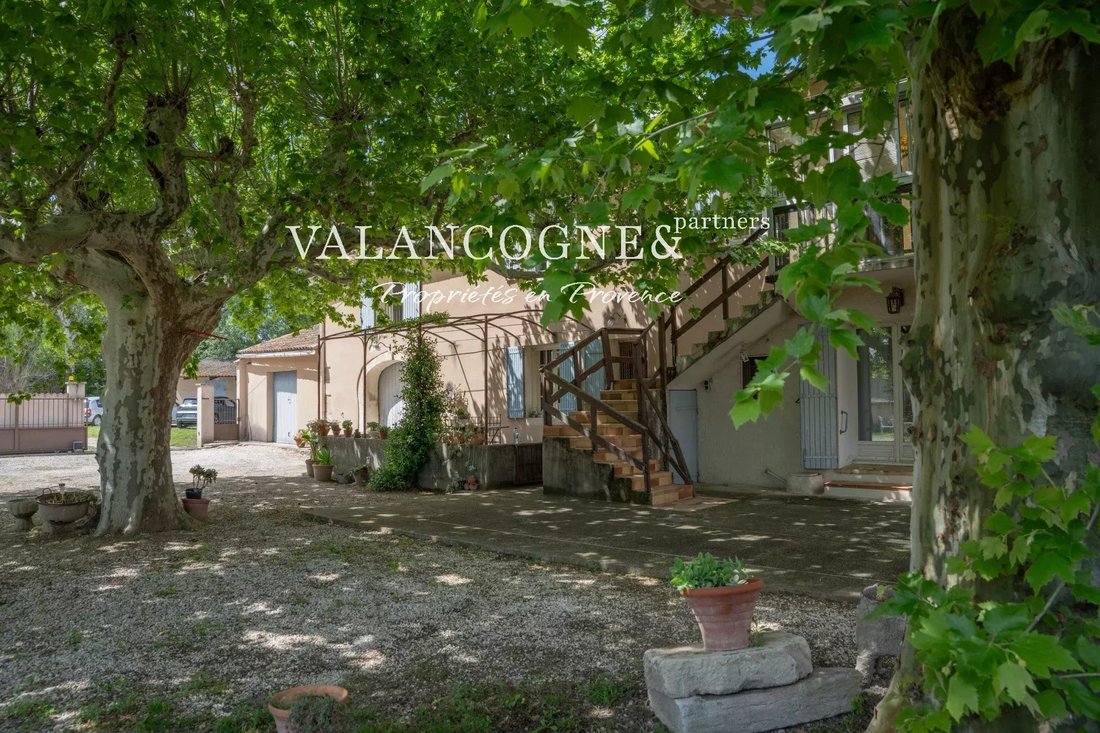 Country House in Eyragues, Provence-Alpes-Côte d'Azur, France 4 - 15583534