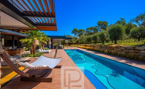 Estate in Mougins, Provence-Alpes-Côte d'Azur, France 1