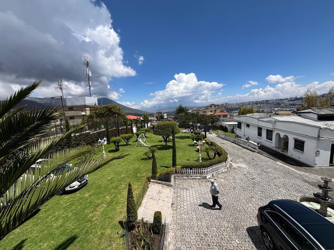 House in Quito, Pichincha, Ecuador 2 - 18661624