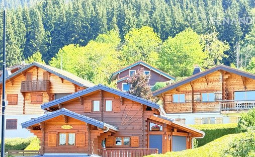 Chalet in Arâches-la-Frasse, Auvergne-Rhône-Alpes, France 1