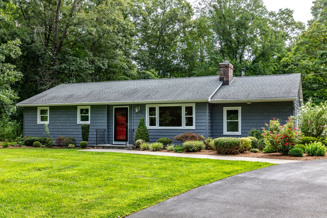 House in Newtown, Connecticut, United States 2 - 18660082