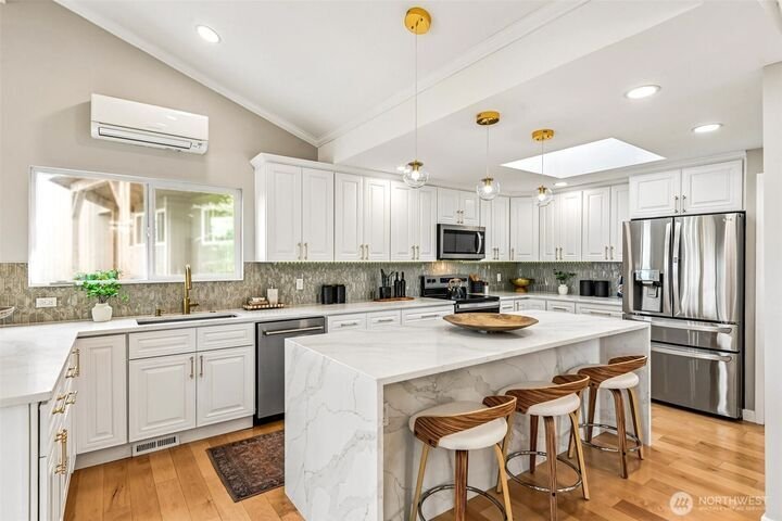 House in Bellevue, Washington, United States 5 - 18665593