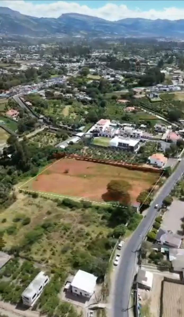 Land in Quito, Pichincha, Ecuador 3 - 18660798