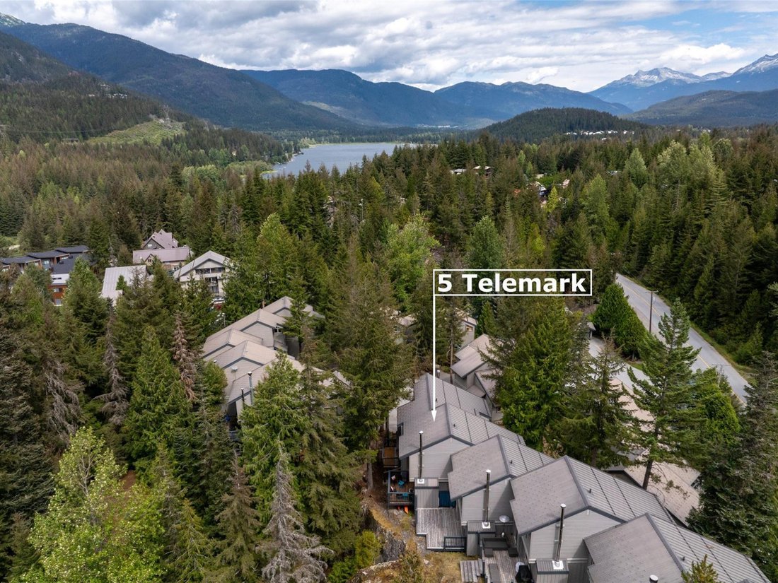 Whistler, British Columbia, Canada 1 - 18670180