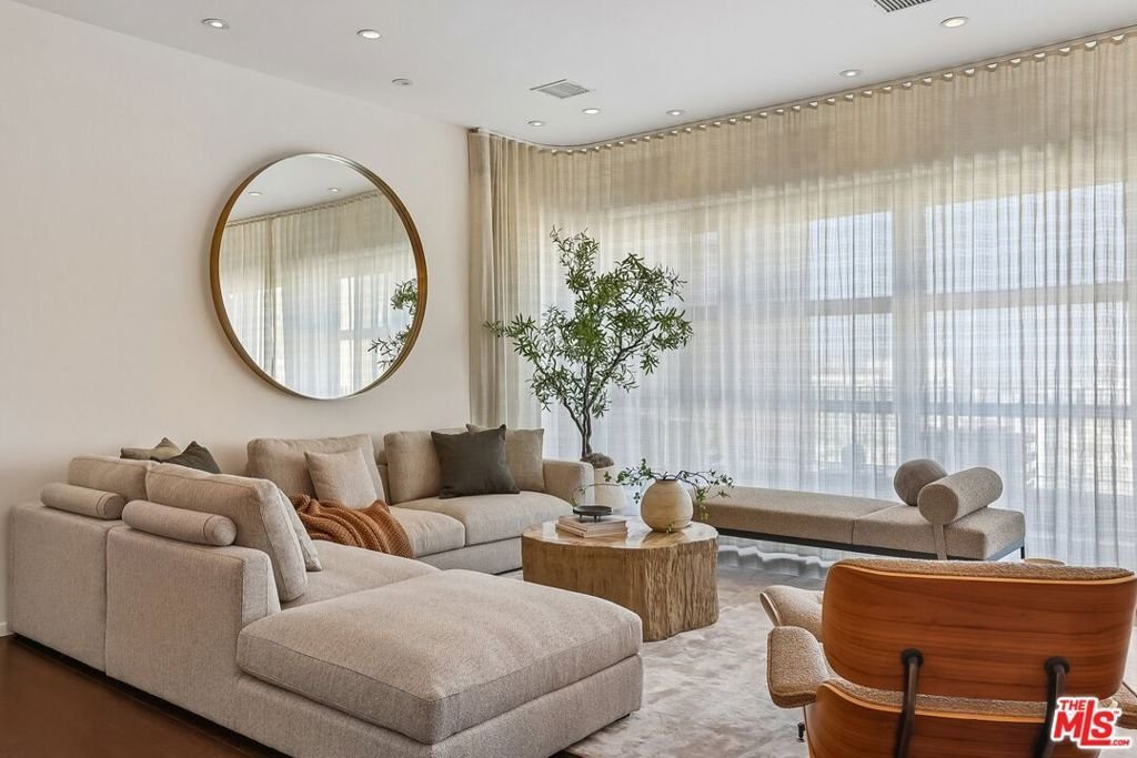 Condo in Los Angeles, California, United States 1 - 18661999