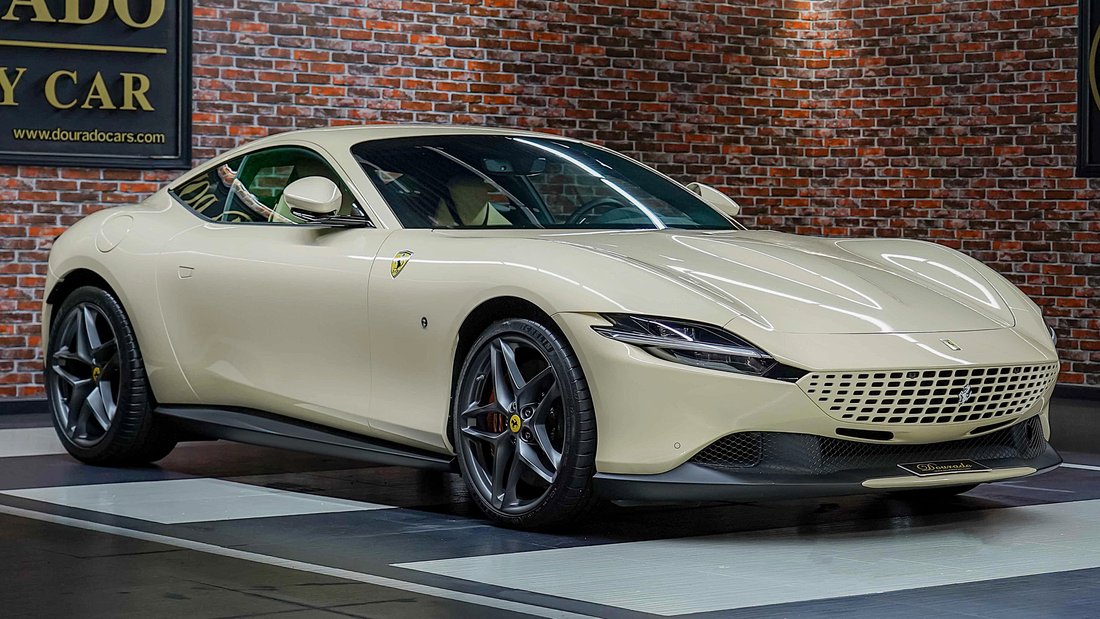 Coupe in Dubai, United Arab Emirates 2 - 18665338