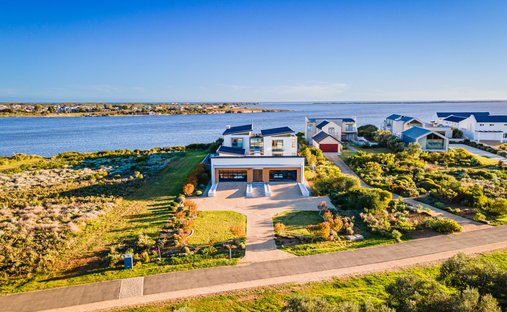 Country House in Overstrand Local Municipality, Western Cape, South Africa 1