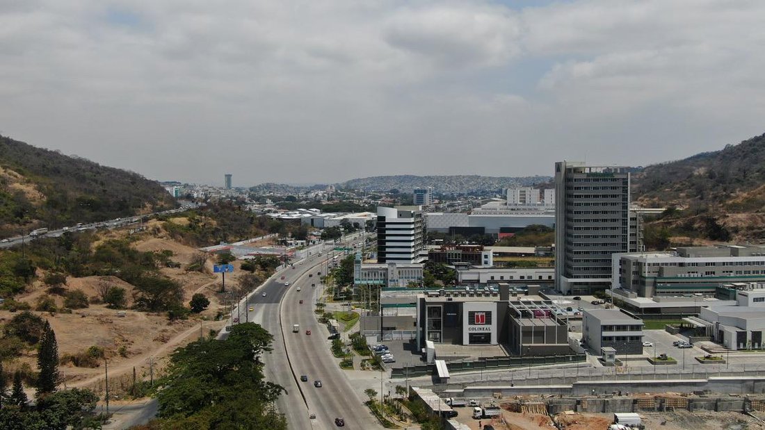 Land in Guayaquil, Guayas, Ecuador 1 - 18659926