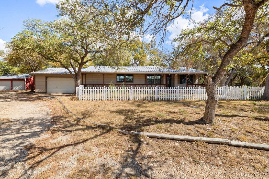 Liberty Hill, Texas, United States 2 - 18669338