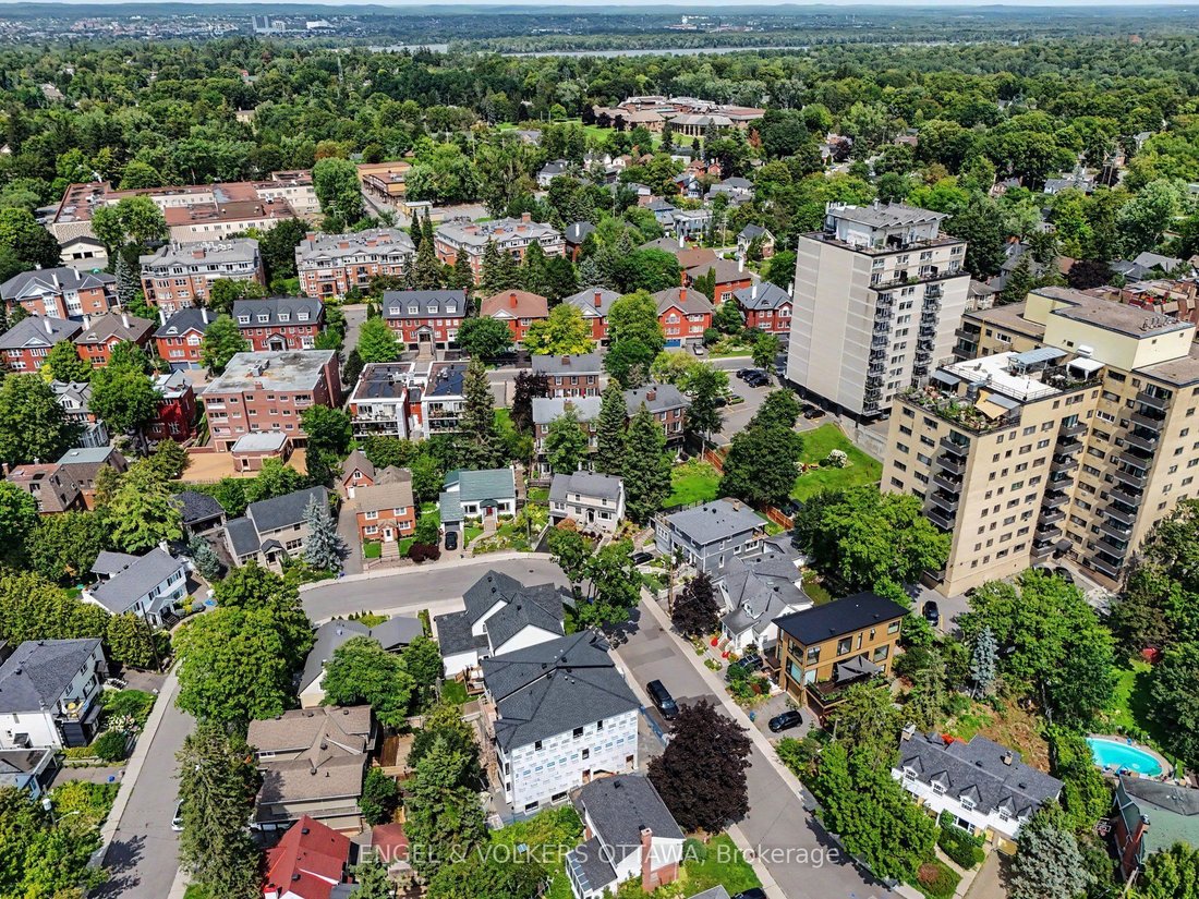 House in Ottawa, Ontario, Canada 3 - 18666524