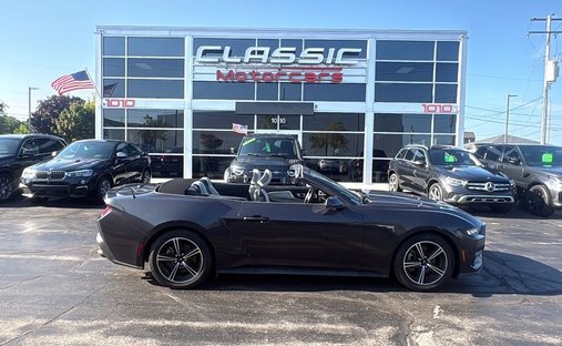 2024 Ford Mustang EcoBoost Premium Convertible 2D in Milwaukee, WI, United States 1