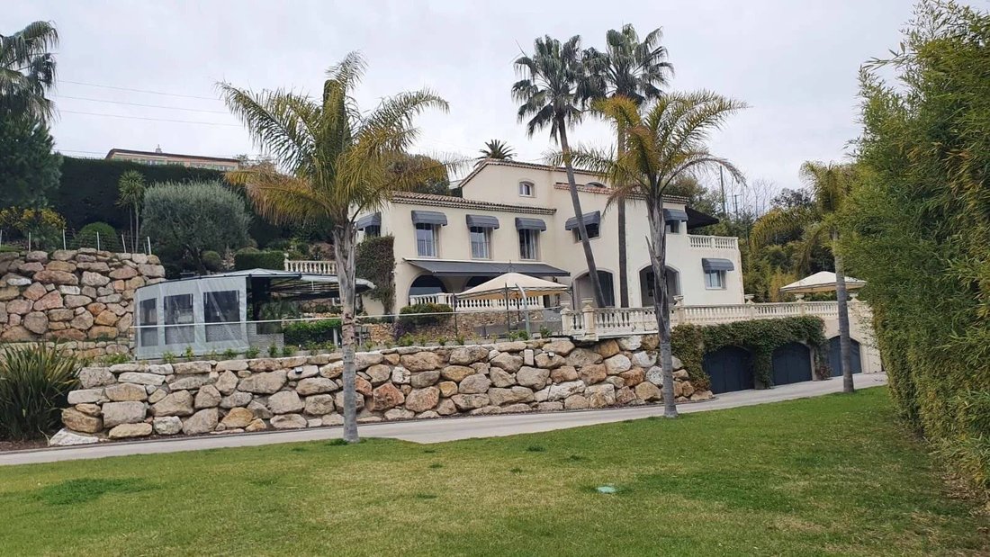 Villa in Brusquet-Retenaou-Devens, Vallauris, France 2 - 17549609