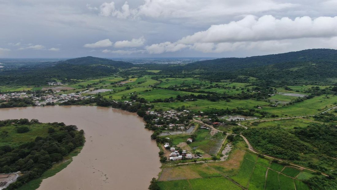 Land in Guayaquil, Guayas, Ecuador 1 - 18660478