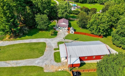 House in Cross Plains, Tennessee, United States 1