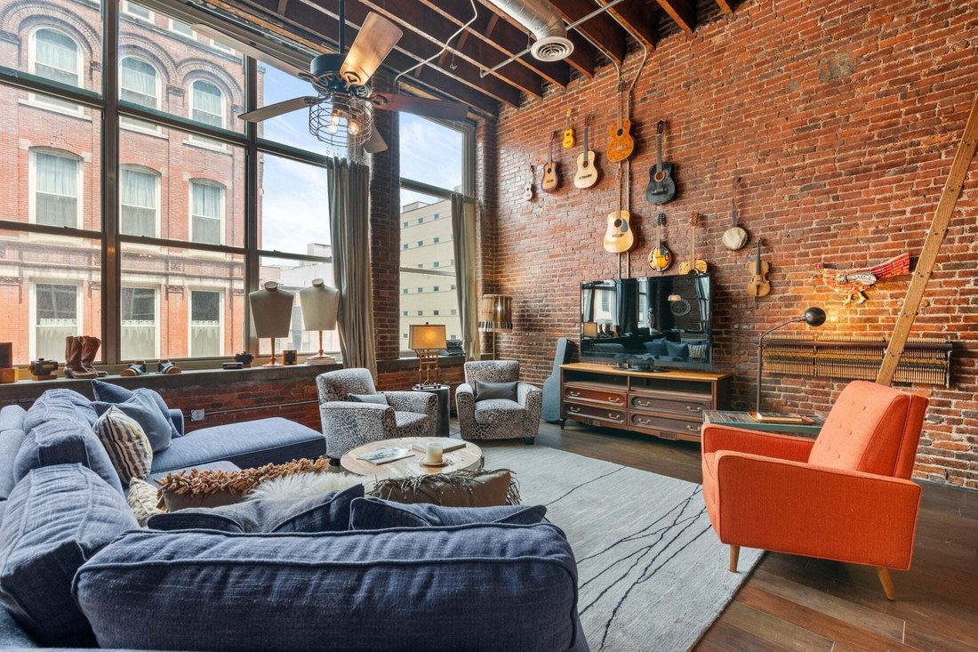 Condo in Nashville, Tennessee, United States 1 - 18665913