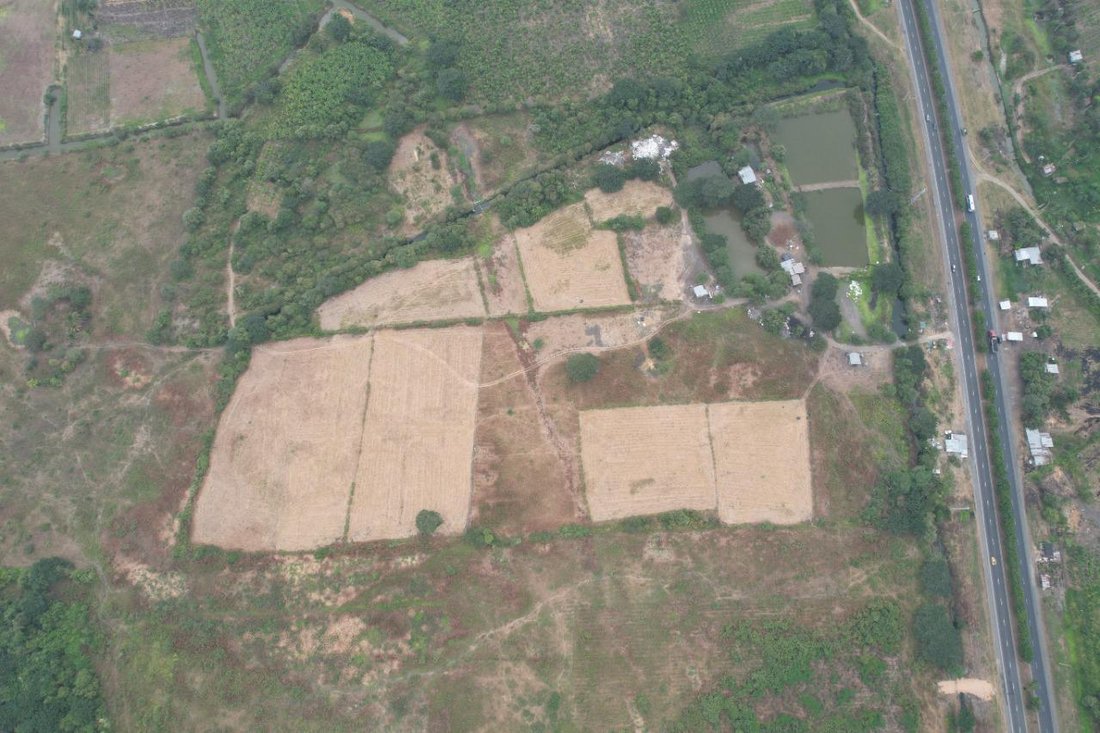 Land in Santa Rosa, Guayas, Ecuador 2 - 18660512