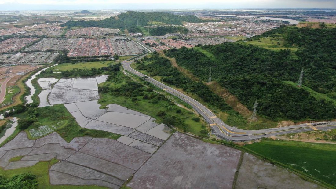 Land in Guayaquil, Guayas, Ecuador 2 - 18660432