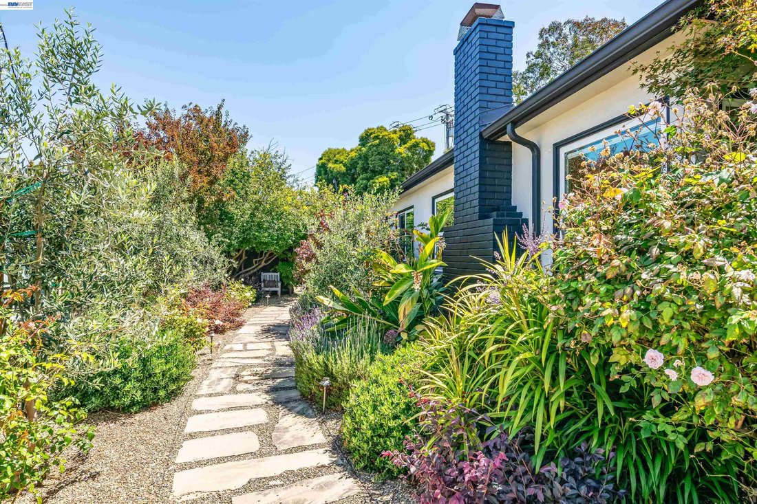 House in Alameda, California, United States 1 - 18666904
